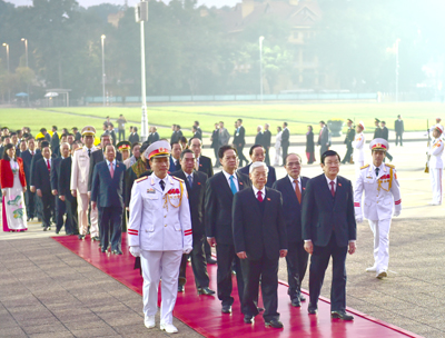 doan dai bieu du dai hoi dang xii vieng chu tich ho chi minh