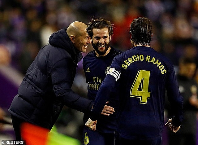 danh bai valladolid real madrid soan ngoi dau bang cua barcelona