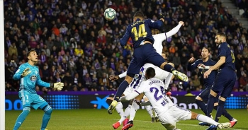 Đánh bại Valladolid, Real Madrid soán ngôi đầu bảng của Barcelona