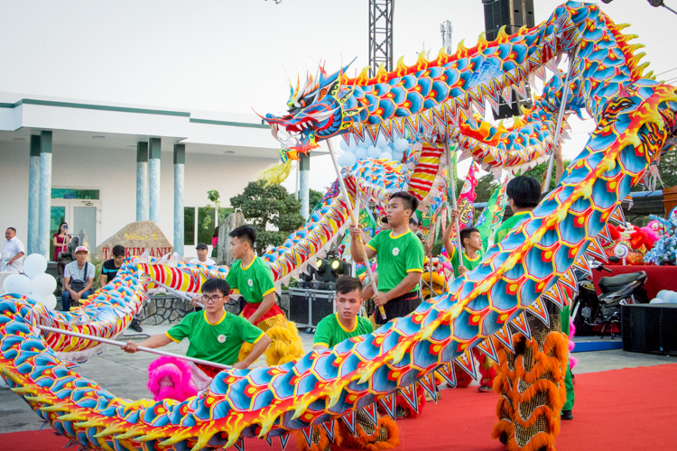 nhung dua tre lan su rong khong co tet