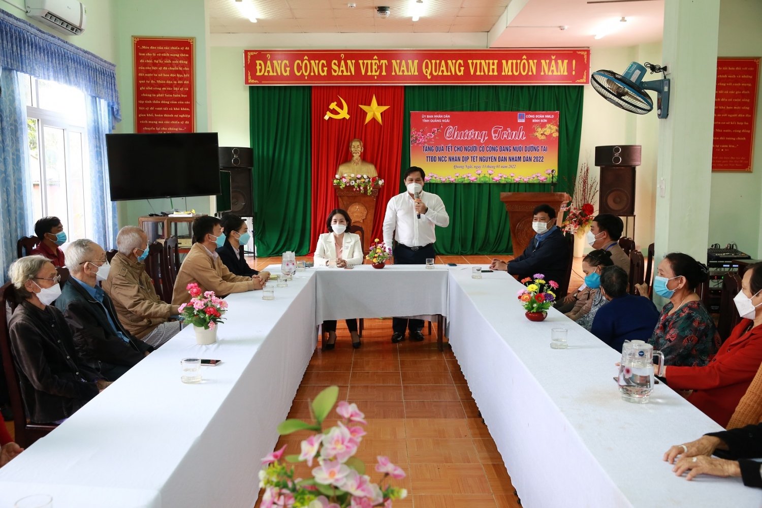 Công đoàn BSR trao 500 suất quà Tết vì người nghèo năm 2022