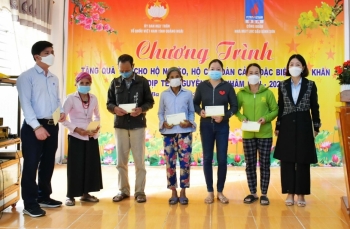 Công đoàn BSR trao 500 suất quà Tết vì người nghèo năm 2022