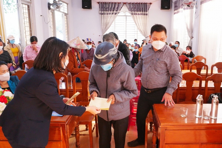 Công đoàn BSR trao 500 suất quà Tết vì người nghèo năm 2022