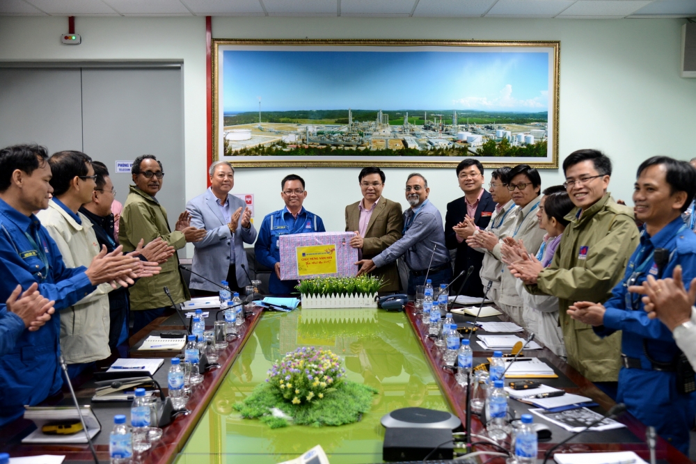 lan toa suc xuan tren nhung cong trinh dau khi