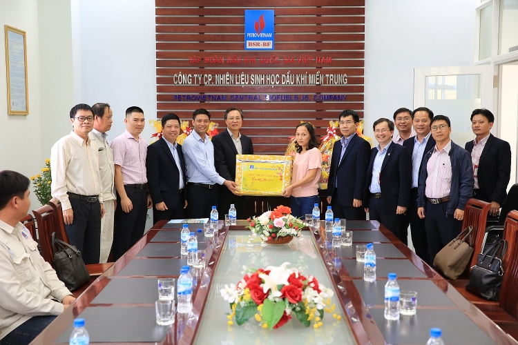 Lãnh đạo BSR kiểm tra công tác vận hành sản xuất trong dịp Tết Nguyên đán 2019 lanh dao bsr kiem tra cong tac van hanh san xuat trong dip tet nguyen dan 2019