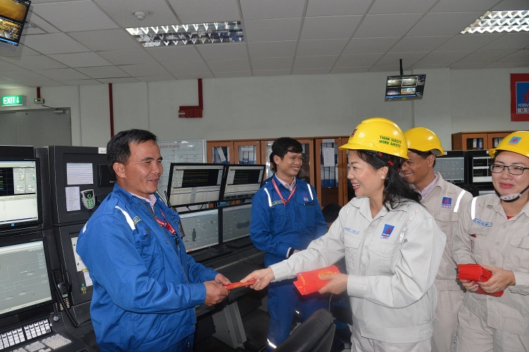 Lãnh đạo BSR kiểm tra công tác vận hành sản xuất trong dịp Tết Nguyên đán 2019 lanh dao bsr kiem tra cong tac van hanh san xuat trong dip tet nguyen dan 2019