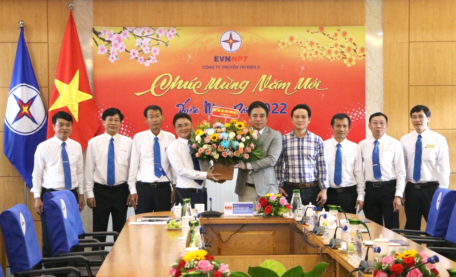 Khánh Hòa phát động sản xuất đầu Xuân Nhâm Dần tại Công ty Truyền tải điện 3