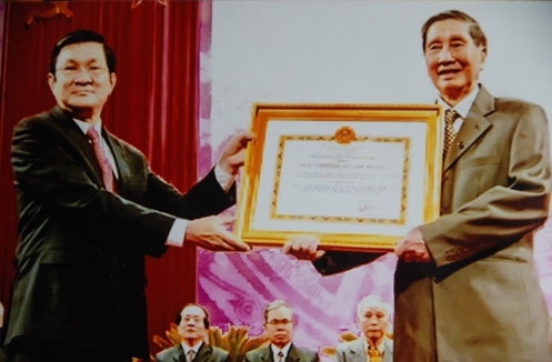 Đương tỏ dần góc khuất  một gia tộc (Kỳ 1)
