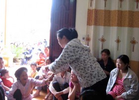 Chữa bệnh bằng… cầu cúng?