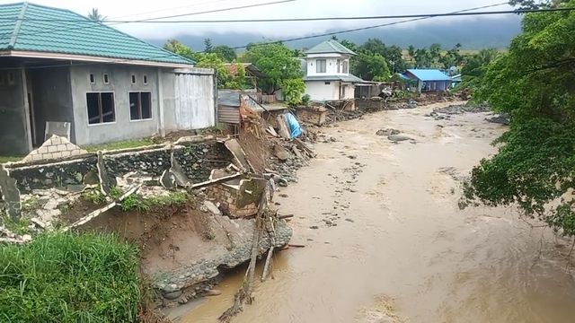 Lũ quét kinh hoàng tại Indonesia, ít nhất 63 người thiệt mạng lu quet kinh hoang tai indonesia it nhat 63 nguoi thiet mang