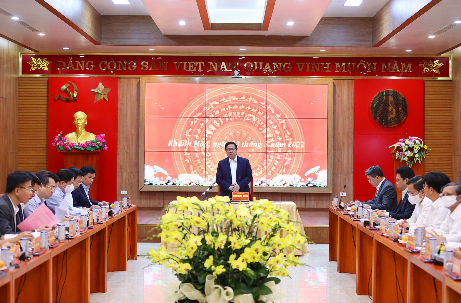 Thủ tướng Phạm Minh Chính làm việc với Ban Thường vụ Tỉnh ủy Khánh Hòa