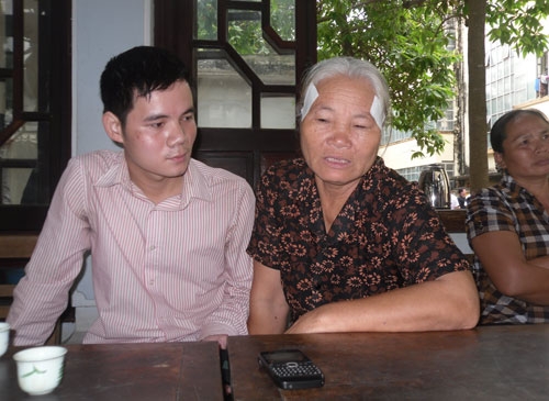 Vụ "bệnh nhân quỳ lạy bác sĩ": Bệnh viện gửi công văn kiểu “ru ngủ” tới gia đình bệnh nhân?