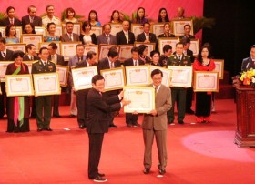Cần hiểu nghệ sĩ