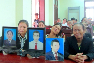 Tử hình 2 sát thủ giết 5 phu trầm man rợ như thời trung cổ