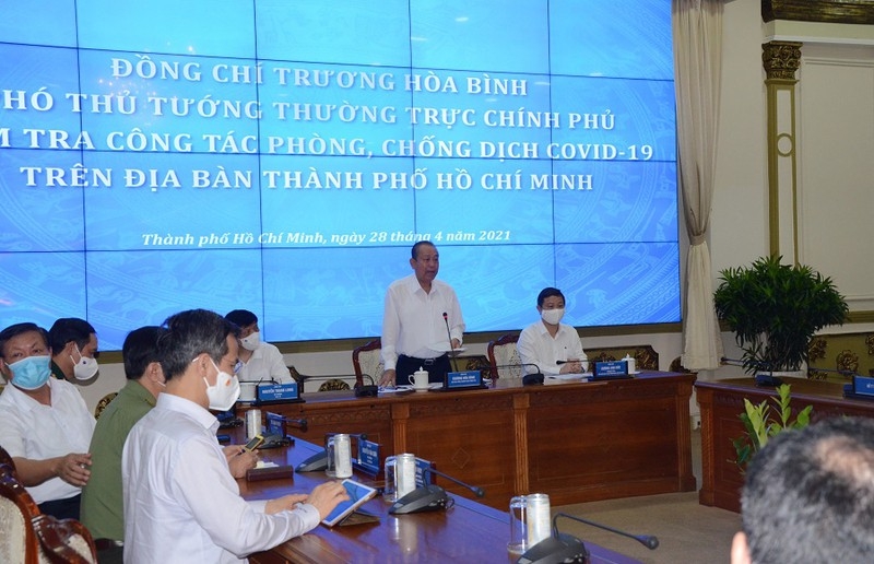 TP HCM phải chuẩn bị sẵn sàng mọi mặt phòng chống COVID-19