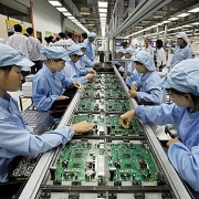Tin tức kinh tế ngày 14/5: Xuất khẩu điện tử tăng mạnh