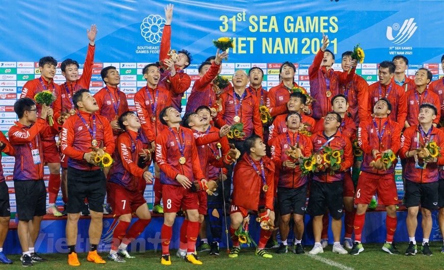 Khen thưởng cá nhân, tổ chức có đóng góp vào thành công SEA Games 31