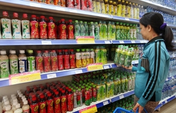 Cuộc chiến giành miếng bánh gần 2 tỷ USD của trà đóng chai Việt