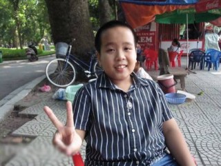 Xúc động bài thơ "Bố mẹ đội nắng đưa con đi thi" của thần đồng Đỗ Nhật Nam