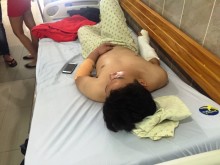hai vo chong mang dao uy hiep con no