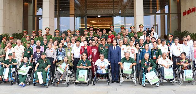 Chủ tịch Quốc hội: “Tri ân người có công là đạo lý ngàn đời của dân tộc” chu tich quoc hoi tri an nguoi co cong la dao ly ngan doi cua dan toc