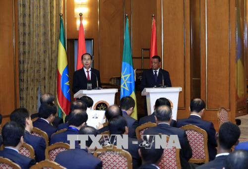 chu tich nuoc tran dai quang hoi dam voi tong thong ethiopia