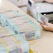 Tin tức kinh tế ngày 2/8: Lãi suất tiết kiệm tiếp tục tăng cao