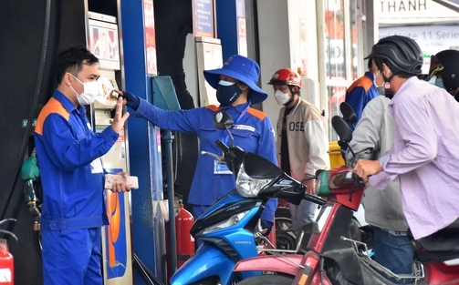 Tin tức kinh tế ngày 30/8: Bộ Công Thương thành lập khẩn 3 đoàn thanh tra xăng dầu
