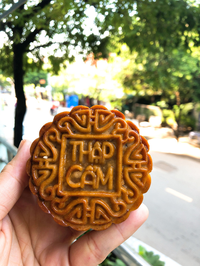 banh trung thu handmade bao hoa dan buon chi dam lam cam chung