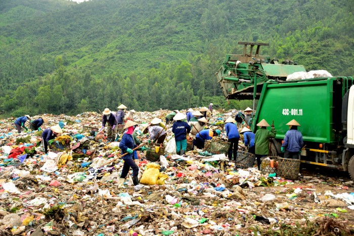 suc mieng bang nuoc o bai rac de chung minh khong o nhiem