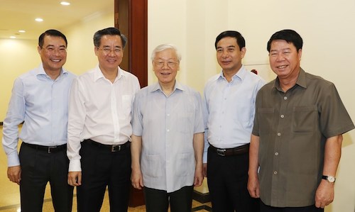 lanh dao dang dung dau nha nuoc la mo hinh co nhieu diem thuan loi