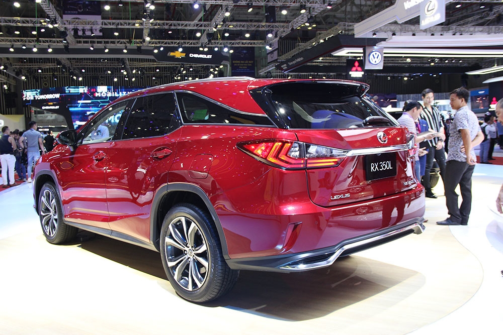 Lexus RX bản 7 chỗ giá 4,1 tỷ lần đầu ra mắt khách Việt lexus rx ban 7 cho gia 41 ty lan dau ra mat khach viet