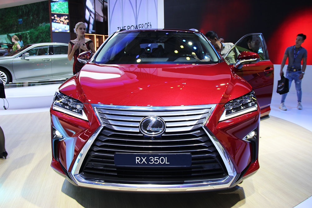 Lexus RX bản 7 chỗ giá 4,1 tỷ lần đầu ra mắt khách Việt lexus rx ban 7 cho gia 41 ty lan dau ra mat khach viet