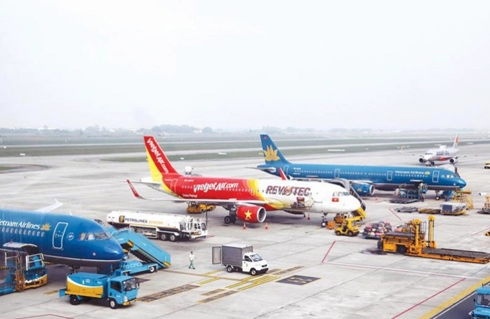 Xem xét, xử lý phản ánh về thu phí trên cao tốc và giá sàn vé máy bay