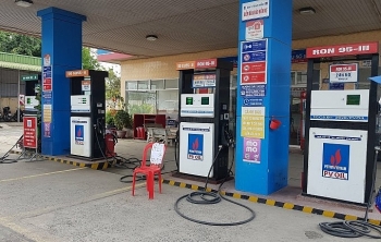 Tin tức kinh tế ngày 10/10: Tăng cường cung ứng đến các địa phương thiếu xăng dầu cục bộ