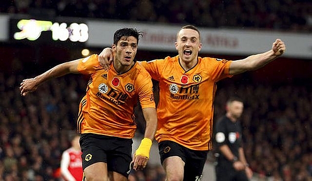 arsenal 1 1 wolves phao thu lai an trai dang