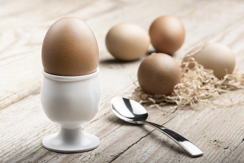 Thiệt mạng vì nhận thách đố ăn 50 quả trứng