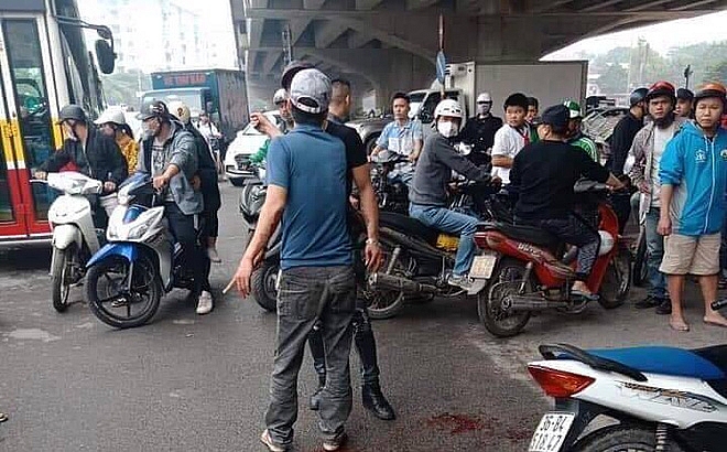 tin tuc antt ngay 1311 nam thanh nien cam dao truy sat vo nhu phim hanh dong