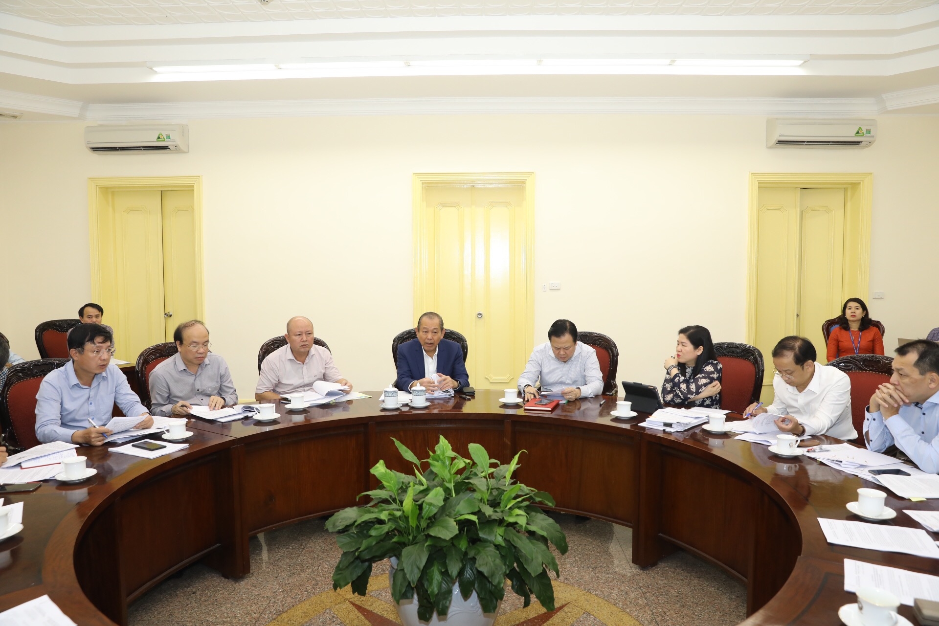 Phó Thủ tướng Thường trực chỉ đạo xử lý một số dự án kém hiệu quả ngành công thương