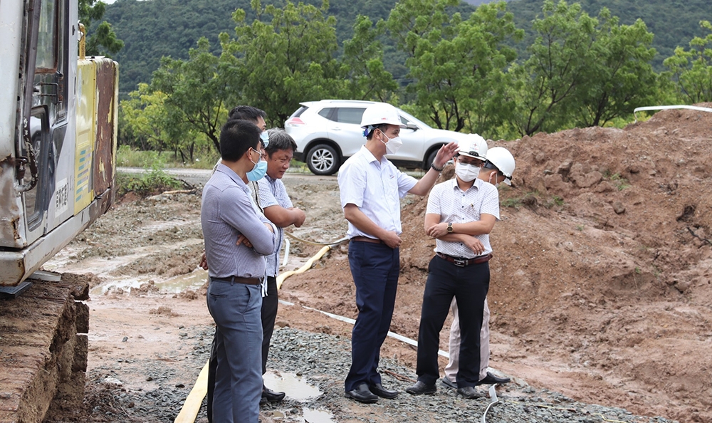 EVNNPT đốc thúc các nhà thầu đẩy nhanh tiến độ thi công Dự án đường dây 500kV Vân Phong – Vĩnh Tân