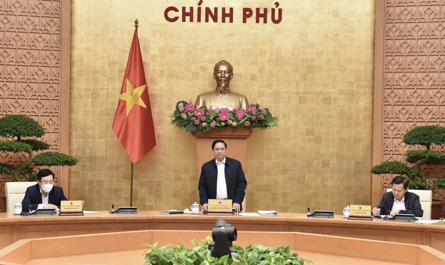 Thủ tướng: Tránh mâu thuẫn, chồng chéo giữa các luật