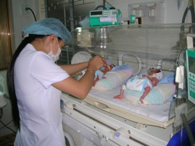 Trẻ sơ sinh nhẹ cân do… ô nhiễm môi trường