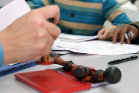 Luật sư Phan Văn Lãng: Đã đến lúc bỏ con dấu doanh nghiệp?