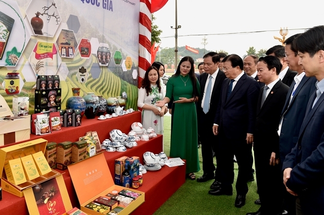 Phó Thủ tướng Trịnh Đình Dũng chủ trì Hội nghị tổng kết xây dựng nông thôn mới
