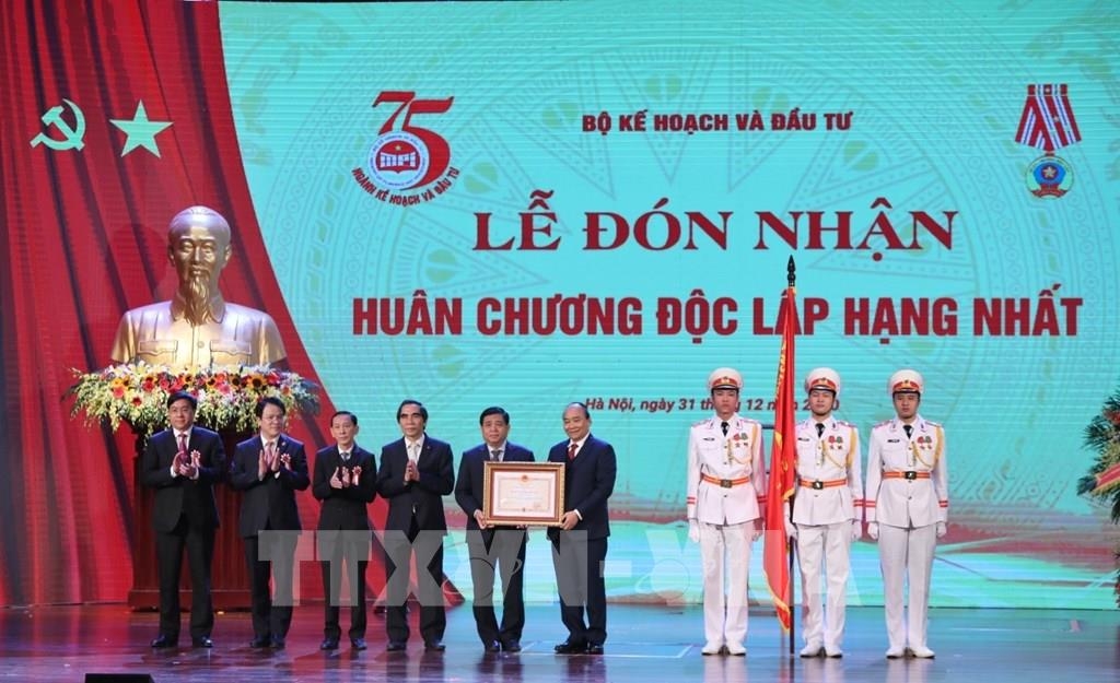 Thủ tướng dự Lễ kỷ niệm 75 năm Ngày thành lập ngành Kế hoạch và Đầu tư