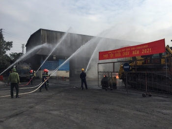 Than Cọc Sáu tổ chức thực tập chữa cháy năm 2021 tại Phân xưởng sửa chữa ôtô