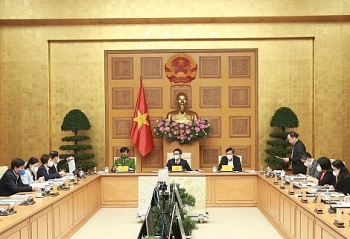 Phó Thủ tướng Vũ Đức Đam: Không để người đang cách ly, tự điều trị tại nhà không có Tết