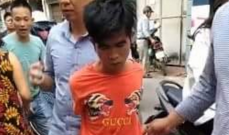 ha noi nghi an thanh nien cuop tiem vang giua ban ngay