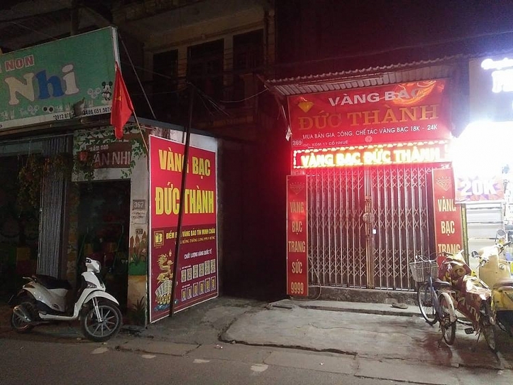 ha noi nghi an thanh nien cuop tiem vang giua ban ngay