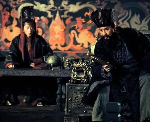 Sự thật sâu xa của vế sau câu “Nhắc Tào Tháo, Tào Tháo tới”